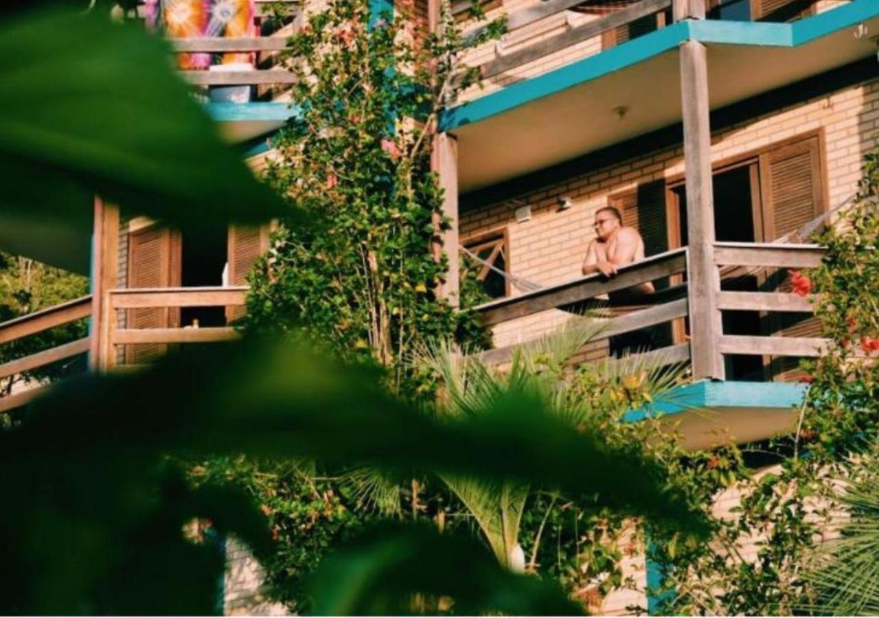 Paraiso Hostel Прайя-ду-Роза Экстерьер фото